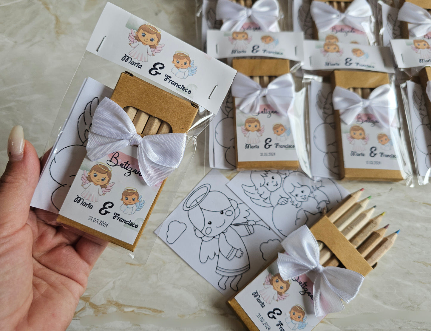 Caixa de lápis "Anjinhos" + mini livro de colorir