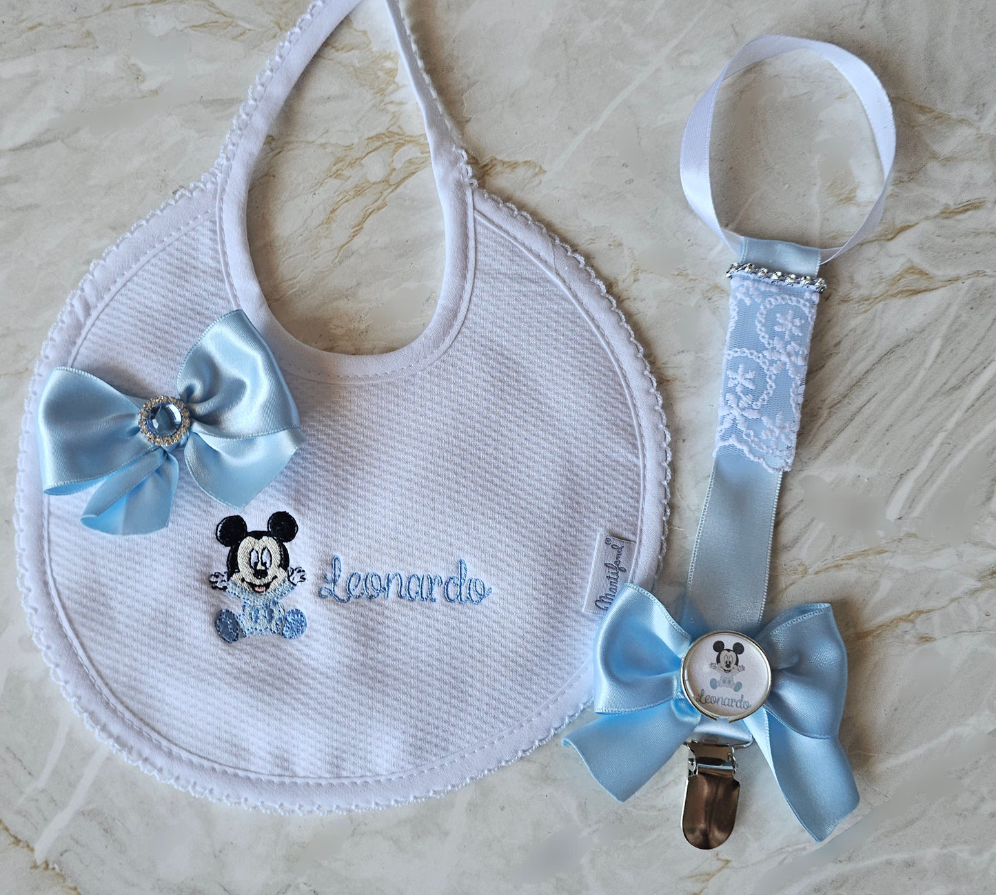 Babete personalizado + prendedor "Leonardo"