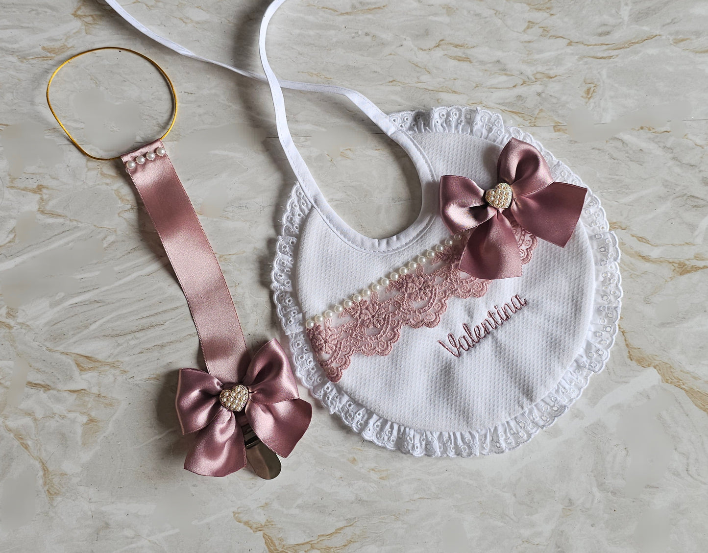 Babete personalizado + prendedor de chupeta