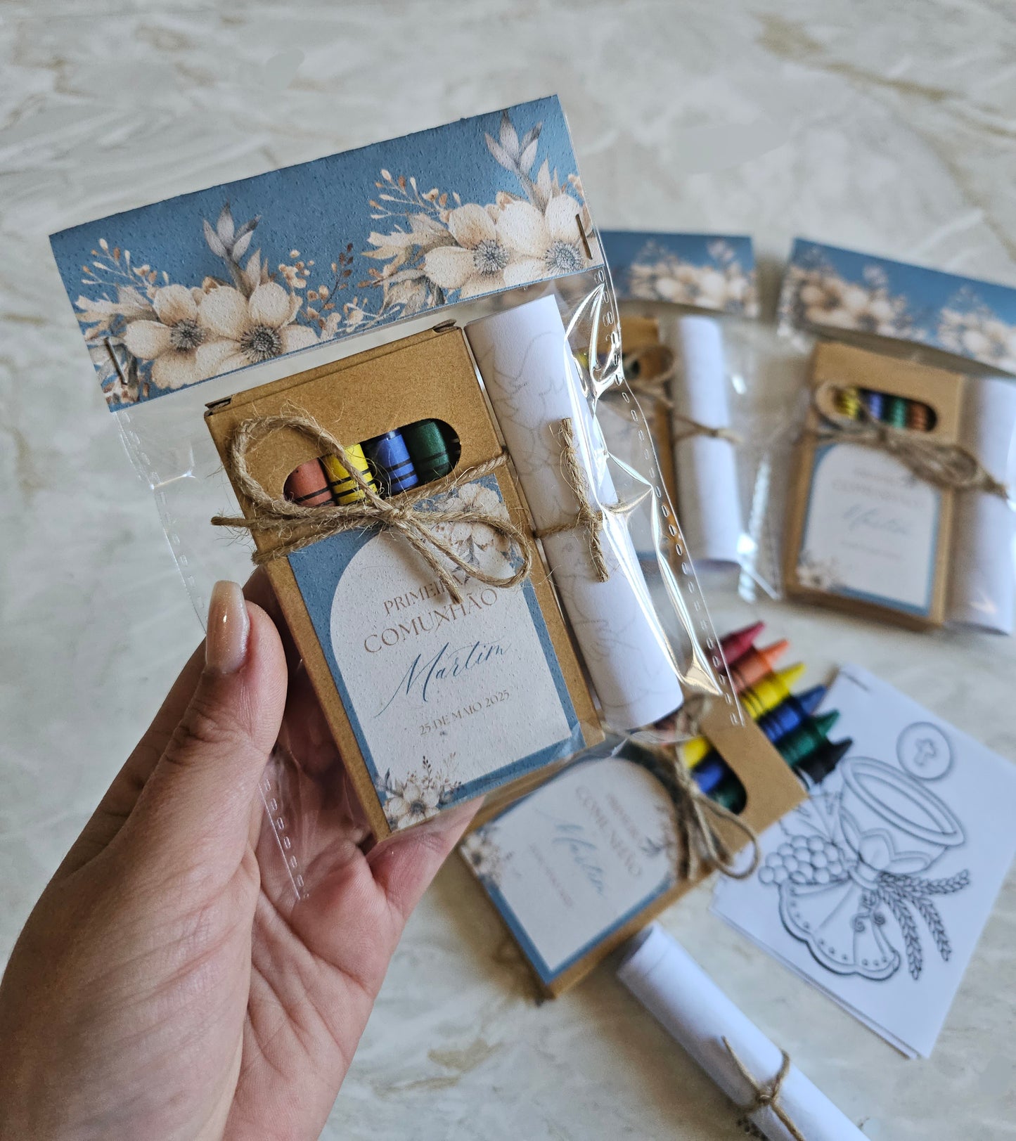 Kit lápis + desenhos para colorir