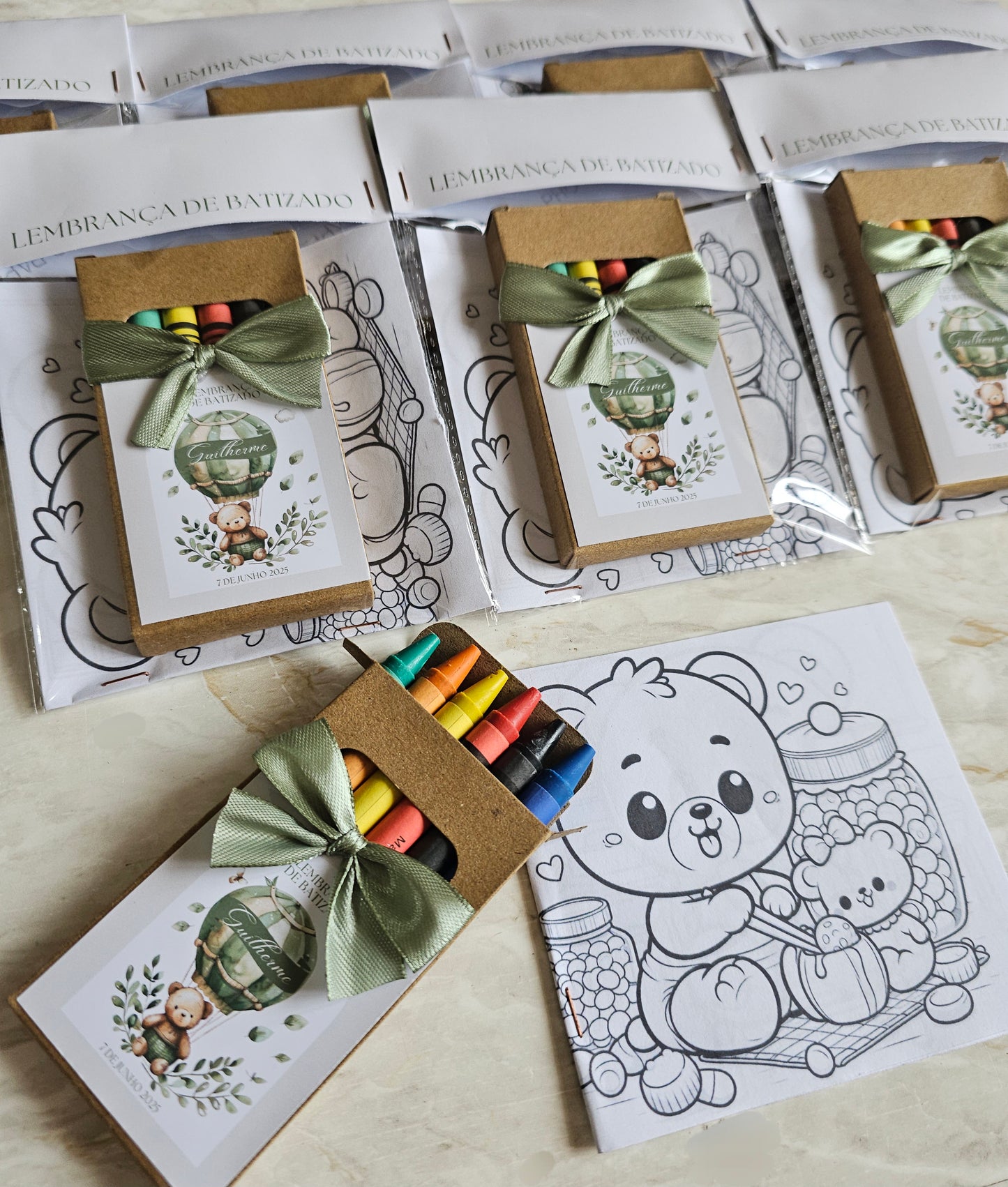 Kit lápis + desenhos para colorir "Ursinho"