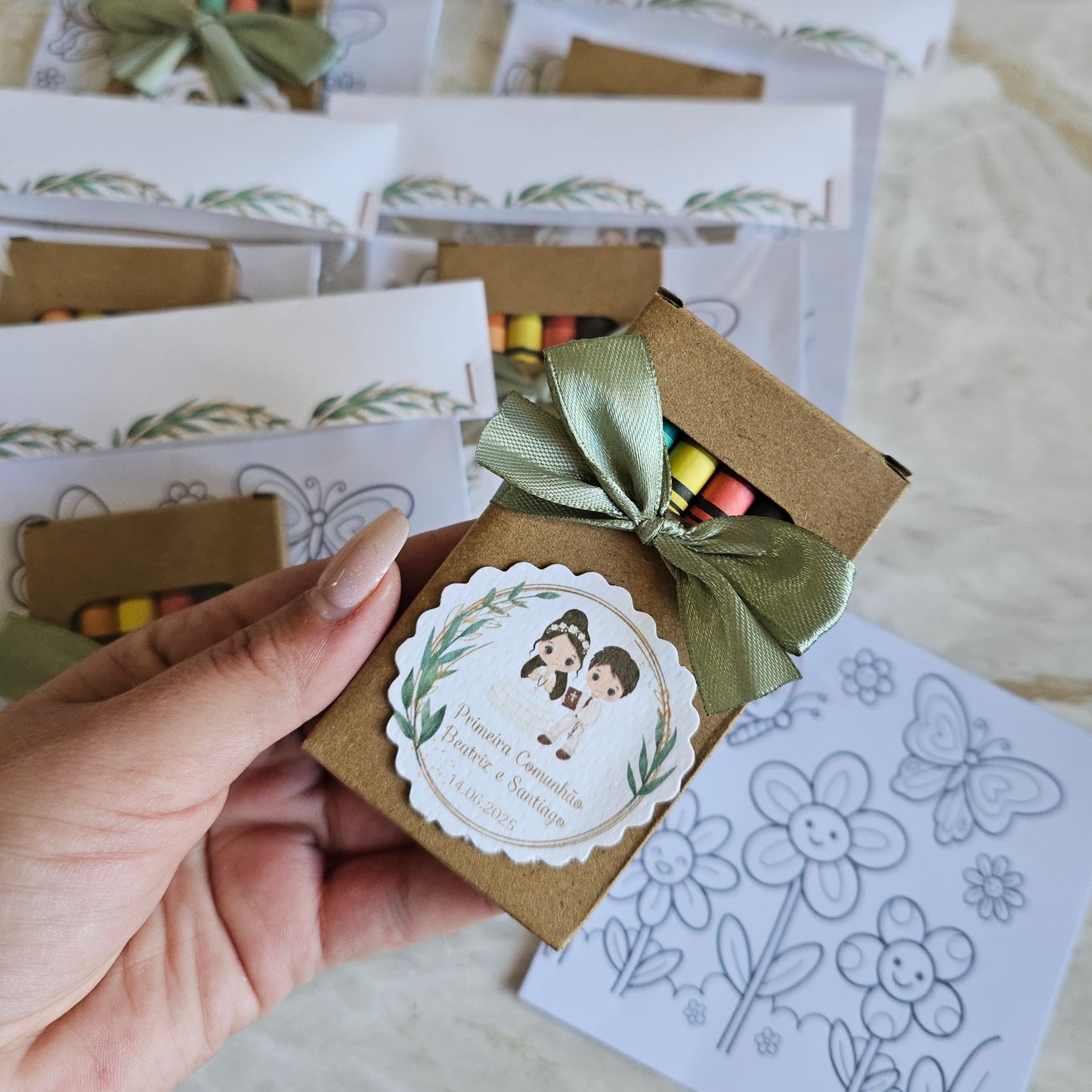 Kit lápis personalizados + desenhos para colorir