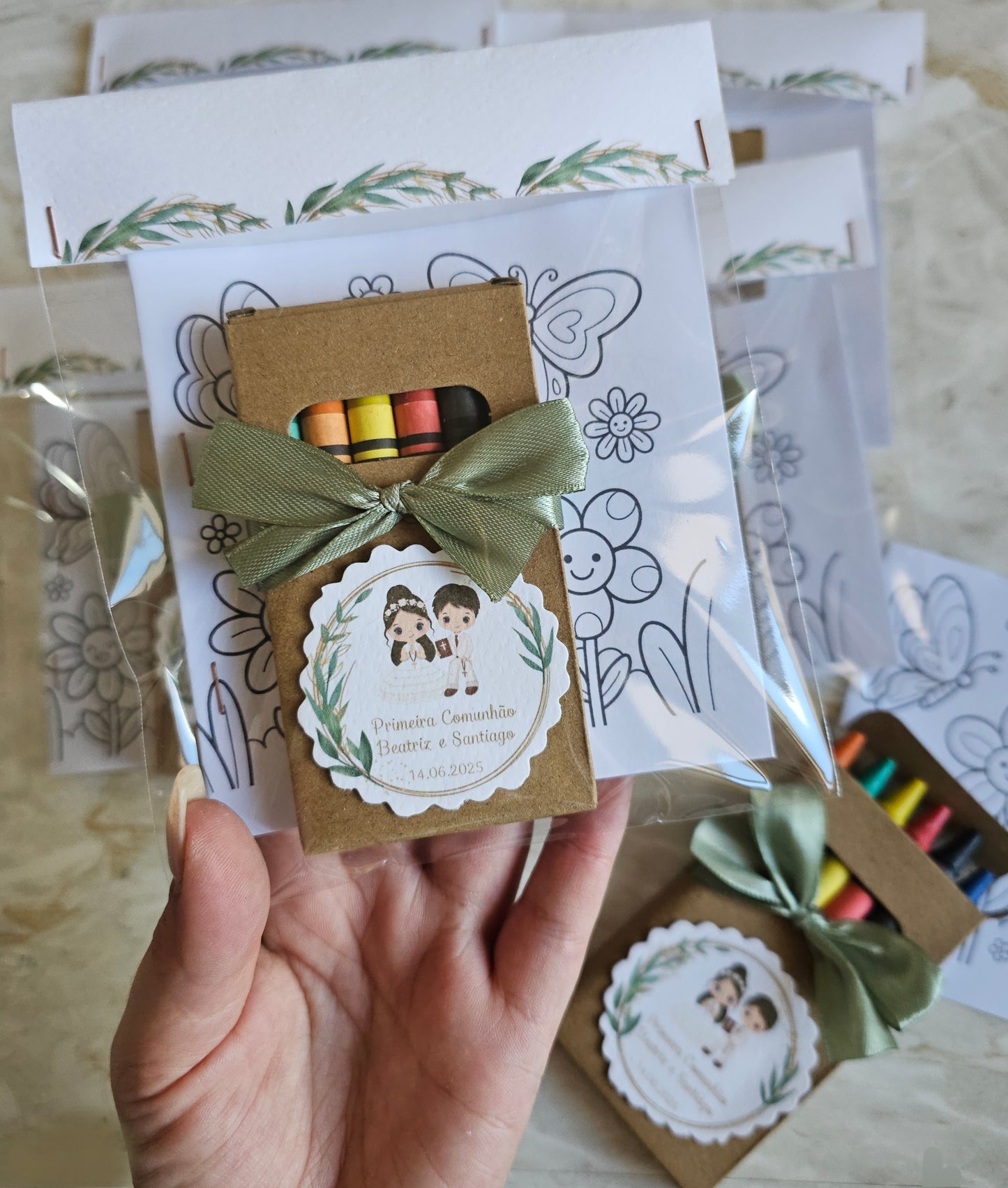 Kit lápis personalizados + desenhos para colorir