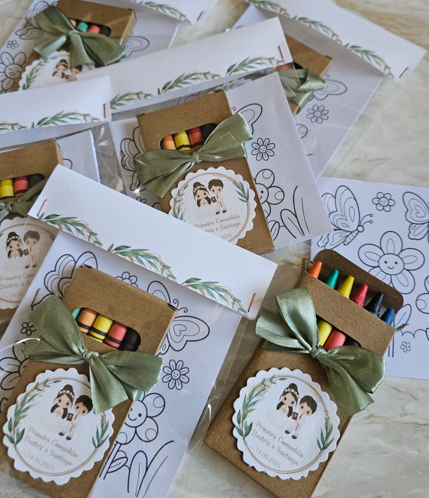 Kit lápis personalizados + desenhos para colorir