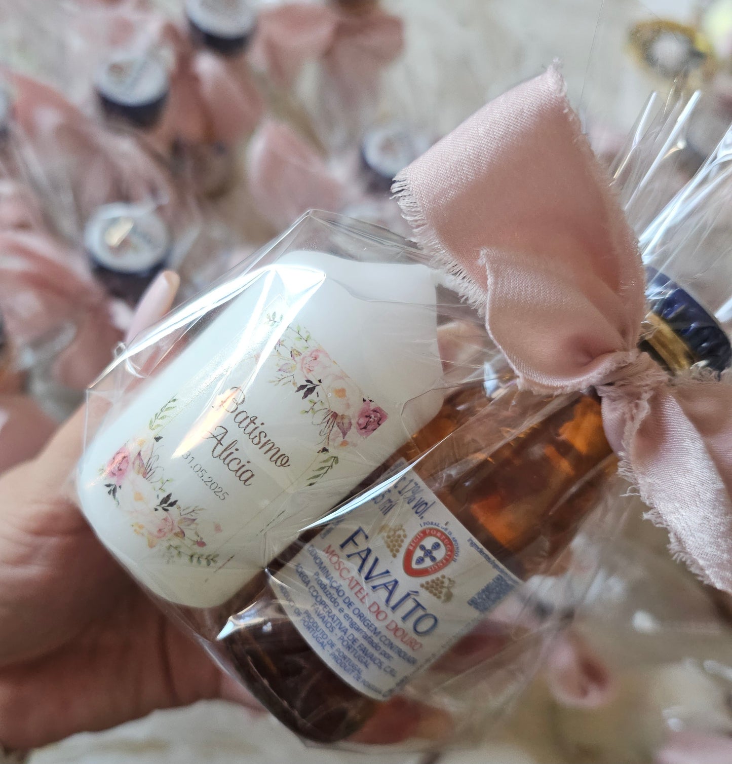 Kit Moscatel + vela personalizada "Alicia"