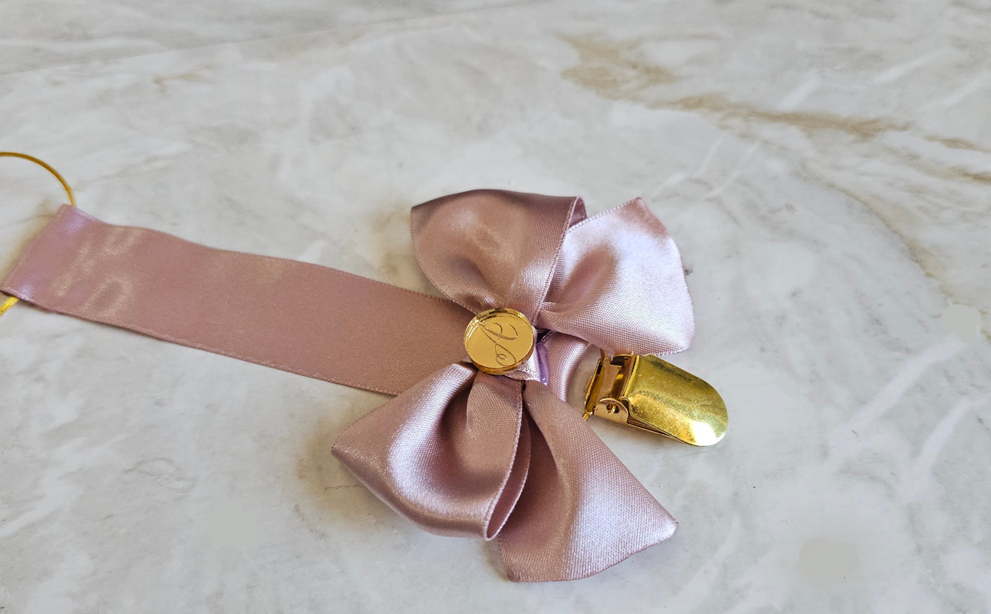 Prendedor personalizado inicial do nome