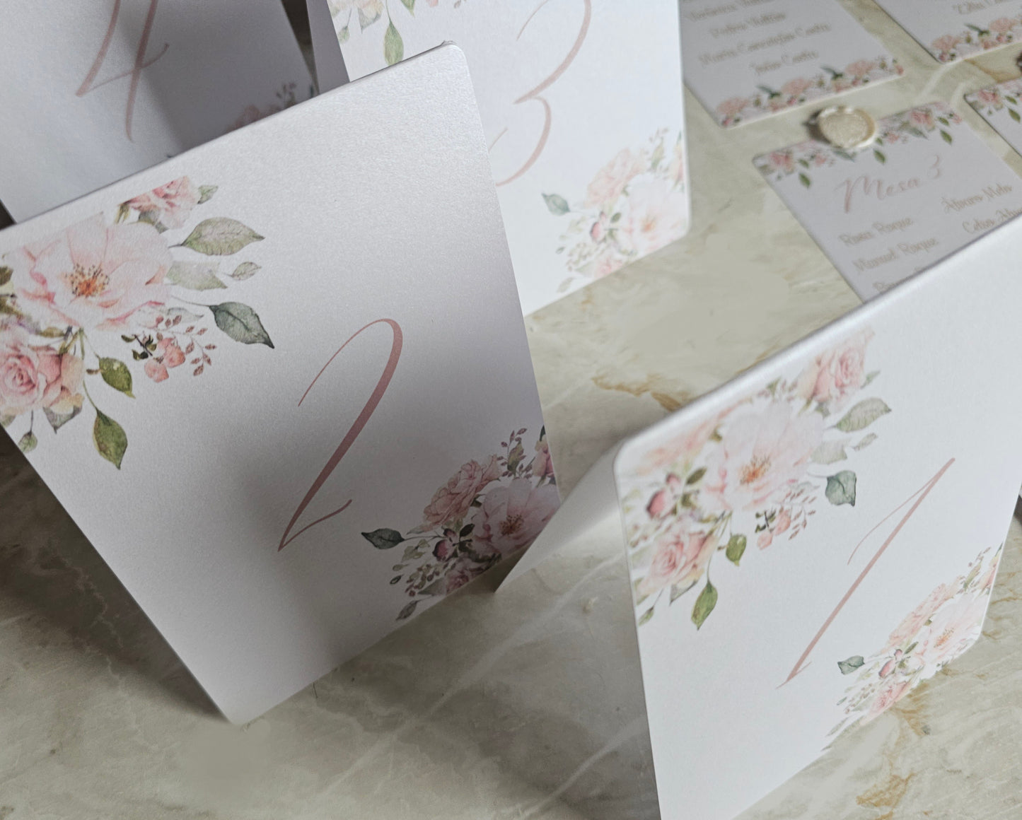 Marcadores de mesa floral "Numeração"