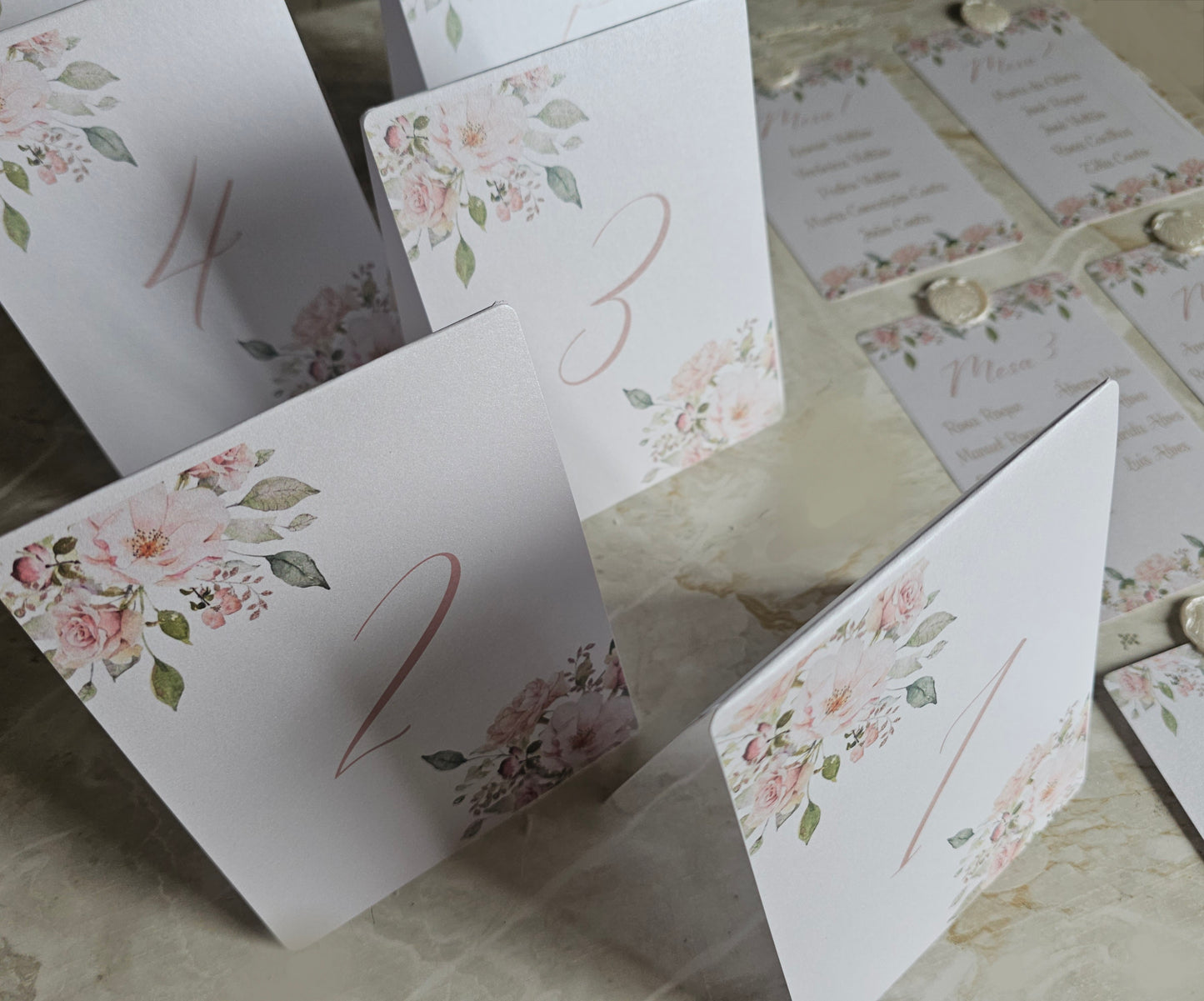 Marcadores de mesa floral "Numeração"