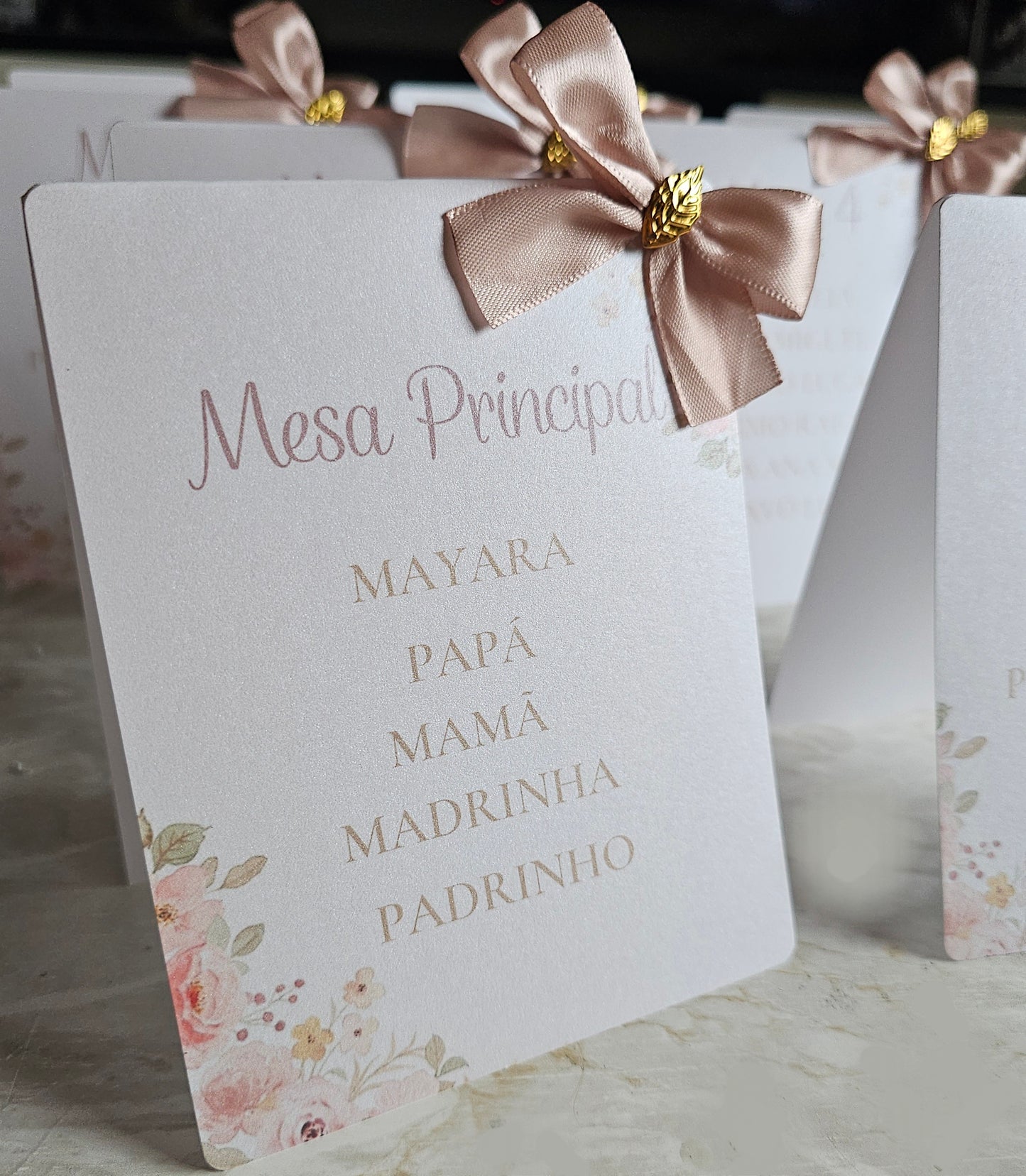 Marcadores de mesa "folha dourada"