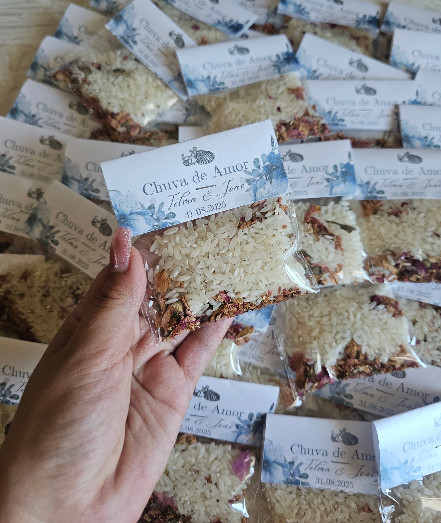 "Chuva de Amor" ( arroz e flores secas)