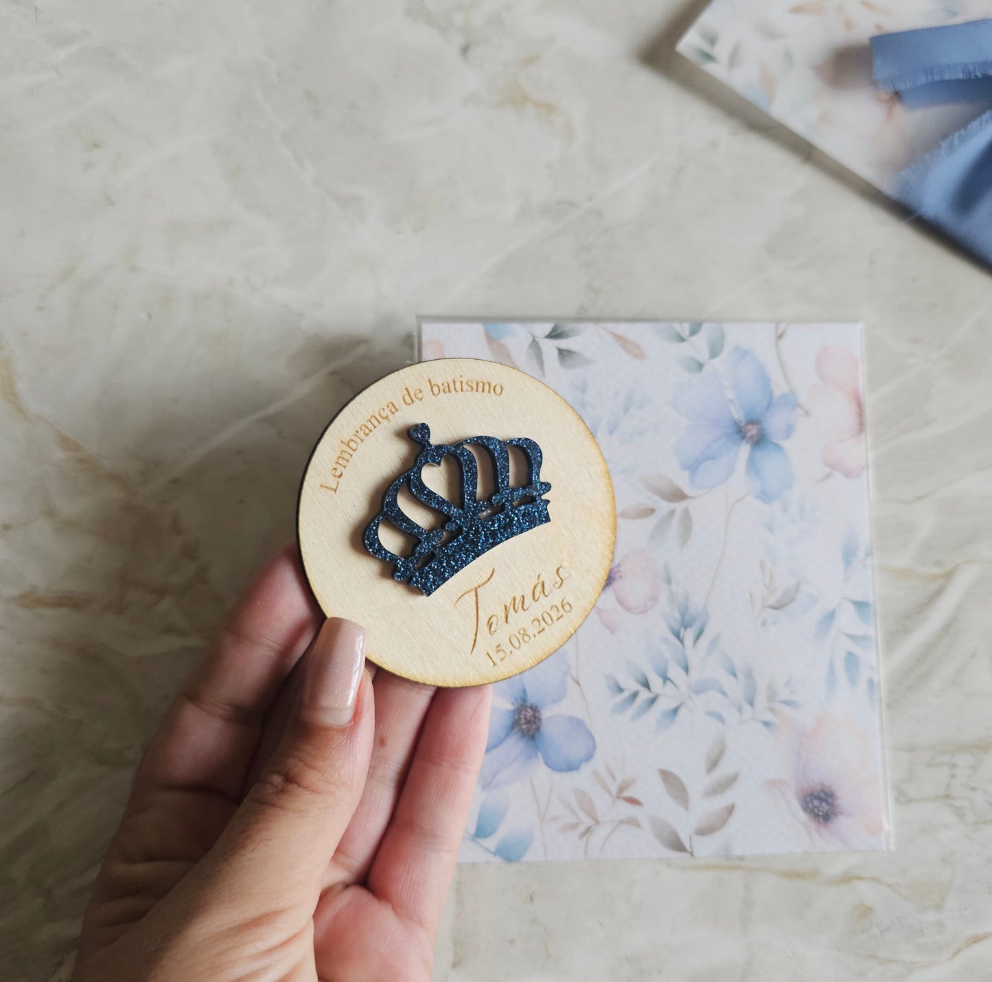 Íman personalizado c/aplicação em acrílico "Coroa"