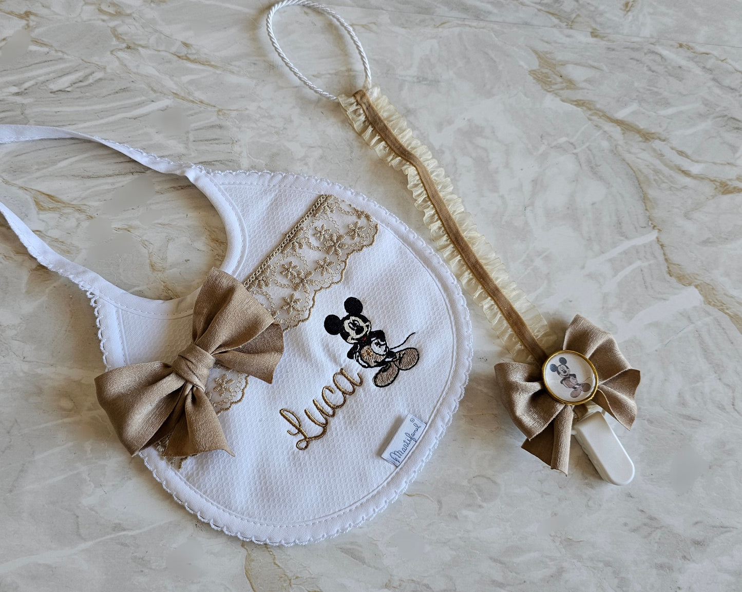 Babete personalizado + prendedor de chupeta