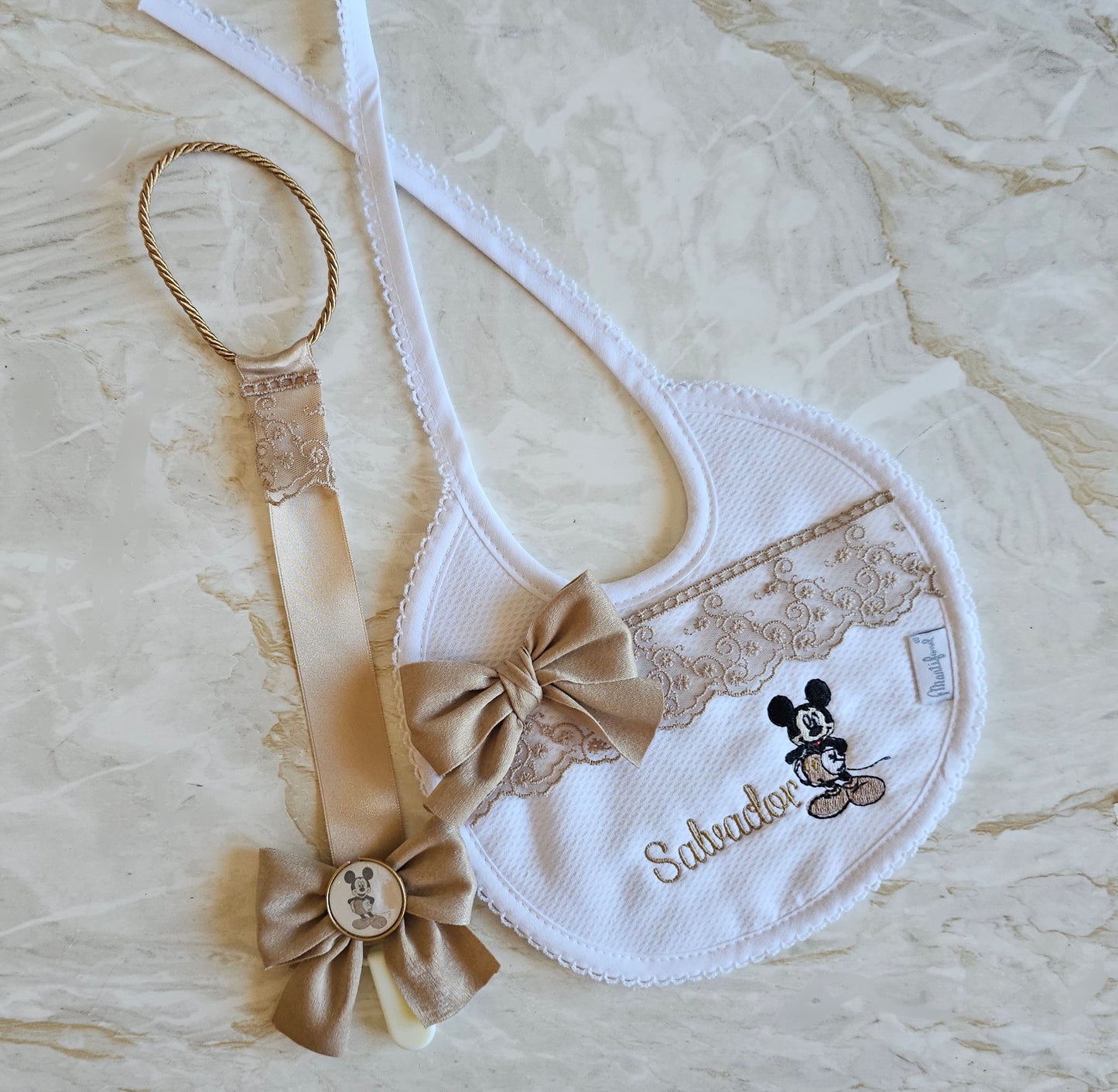 Babete personalizado + prendedor de chupeta