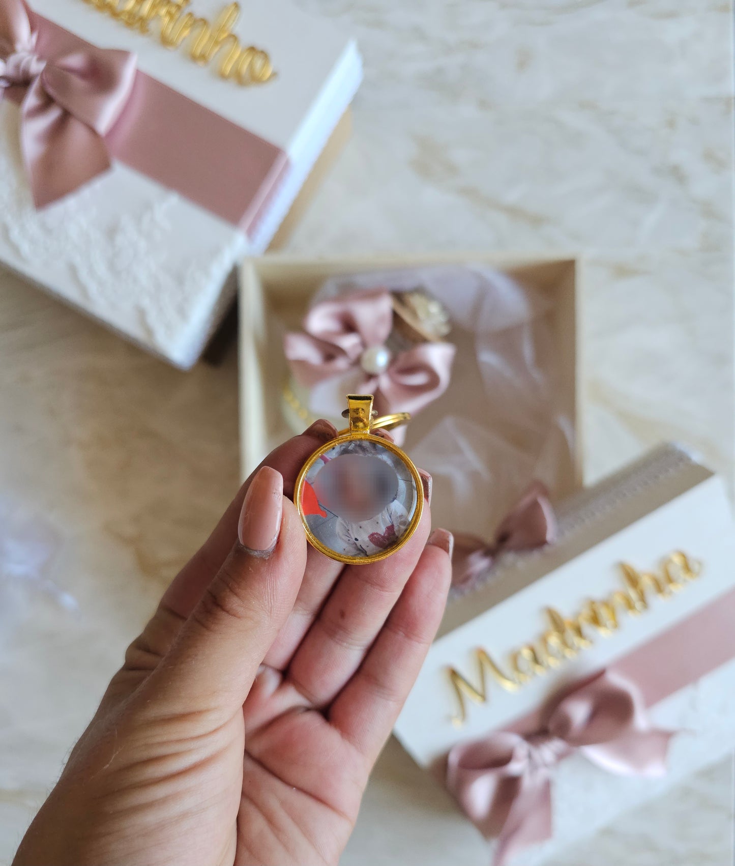 Caixas especiais Padrinhos "Palavra em acrílico dourado"