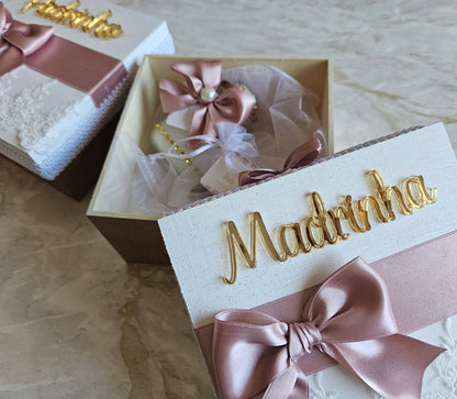Caixas especiais Padrinhos "Palavra em acrílico dourado"