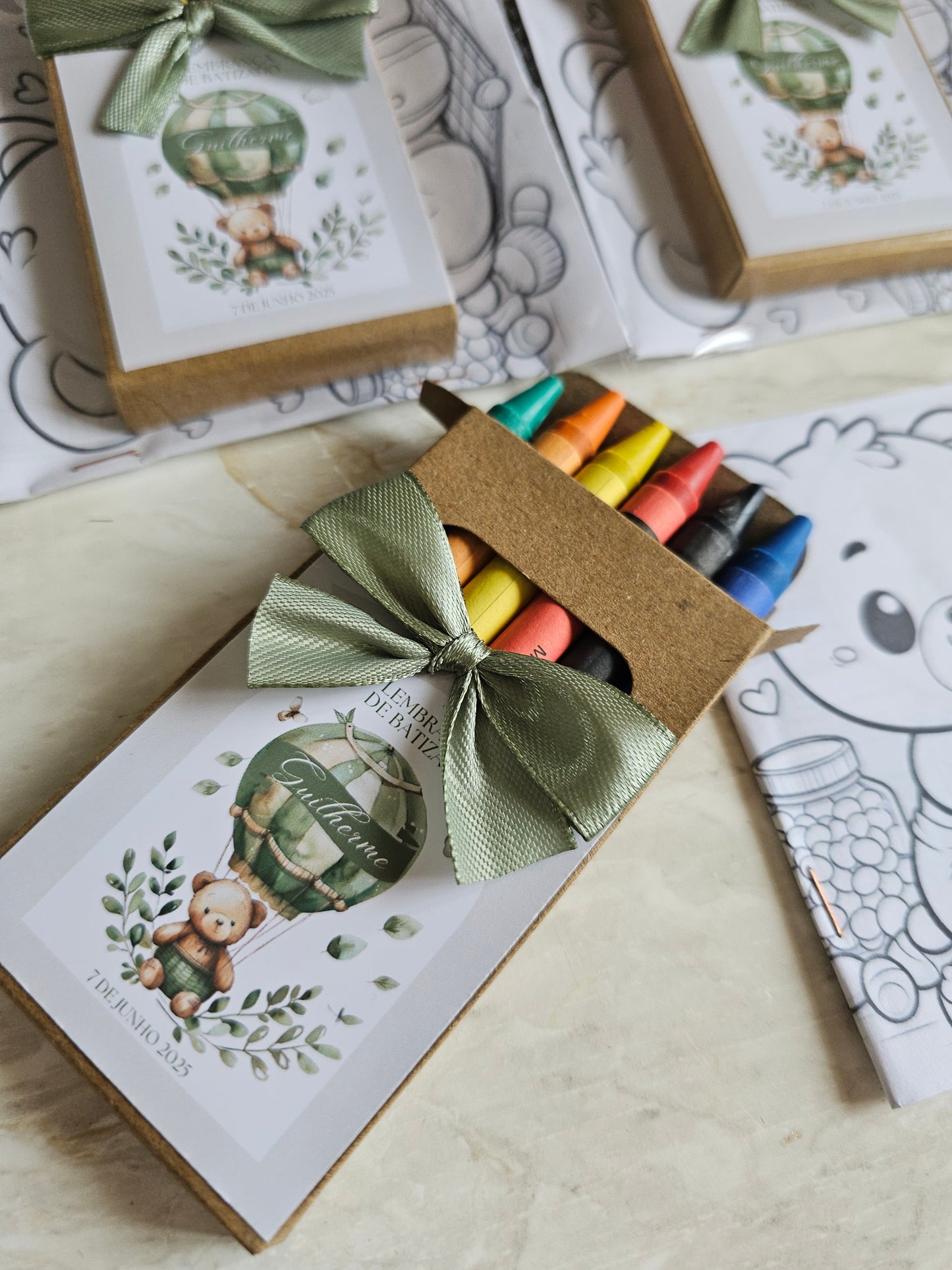 Kit lápis + desenhos para colorir "Ursinho"