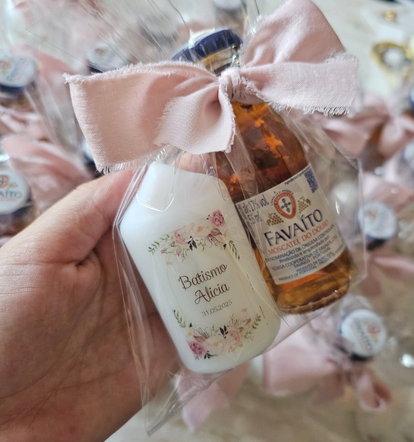 Kit Moscatel + vela personalizada "Alicia"