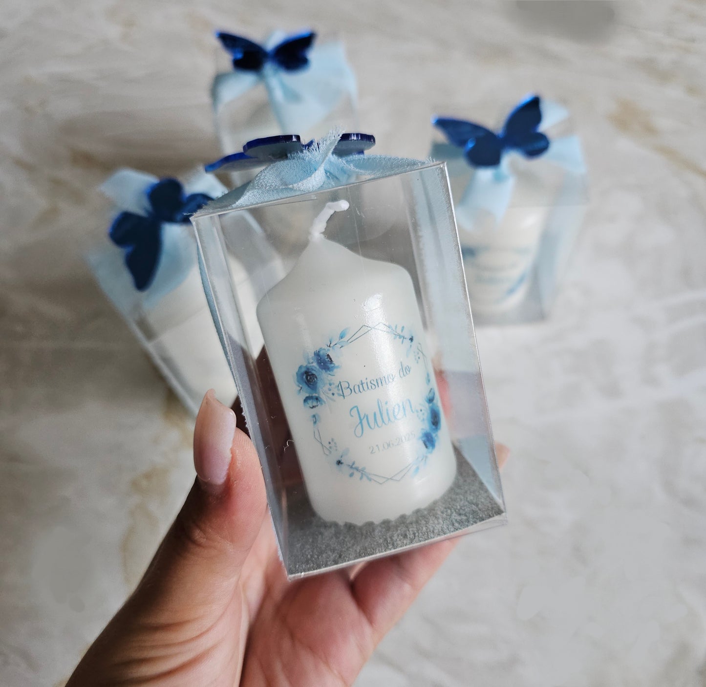 Vela personalizada floral azul em Caixa