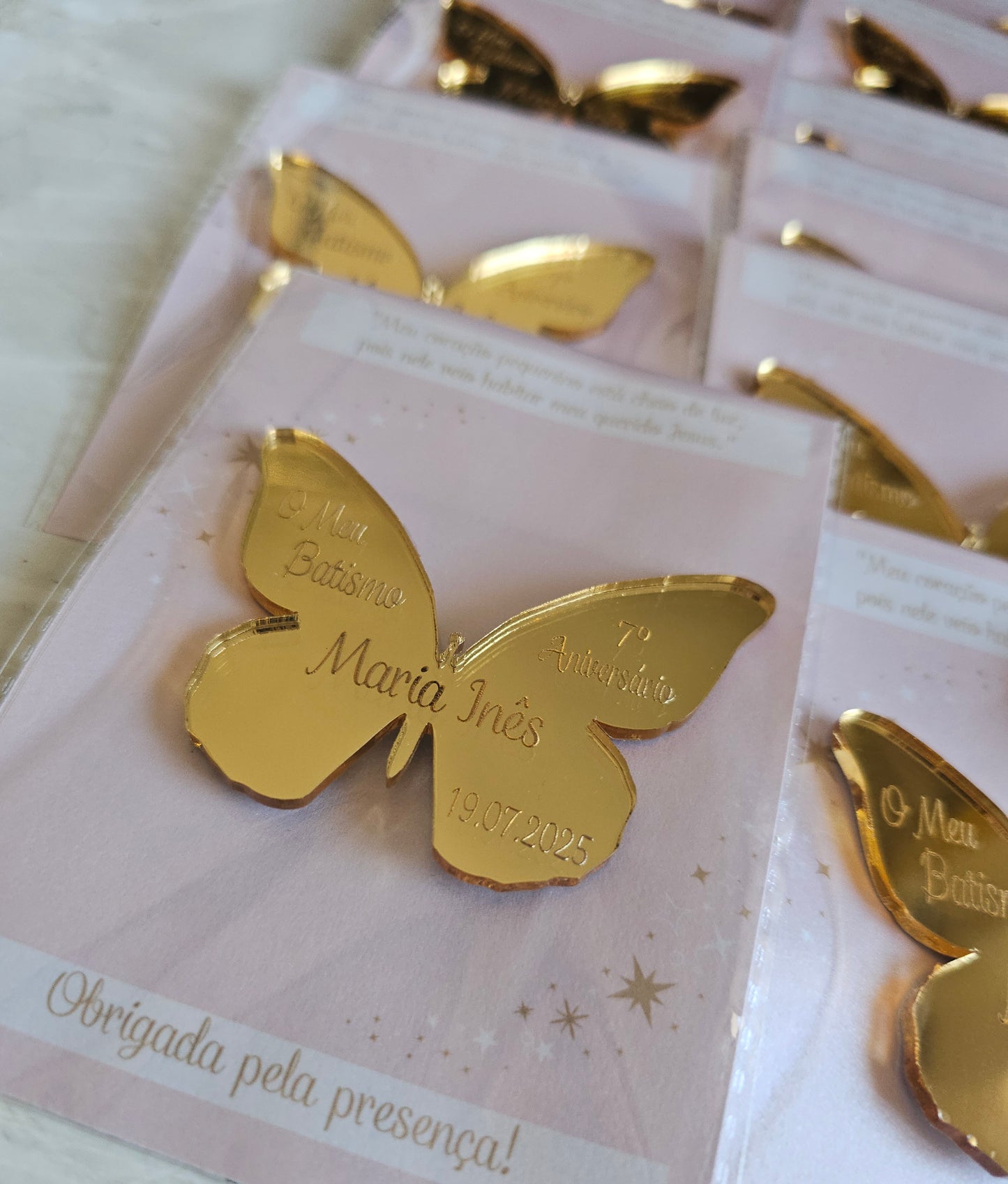 Íman borboleta acrílico dourado" Maria Inês"