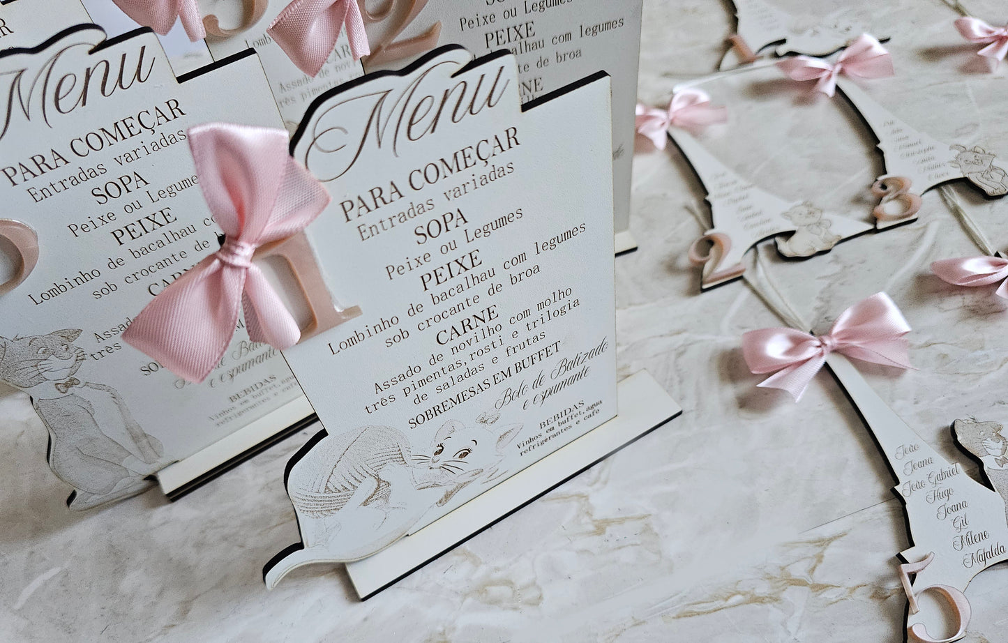 Marcador de mesa 2 em 1 ( Menu+ Marcador) Aristogatos