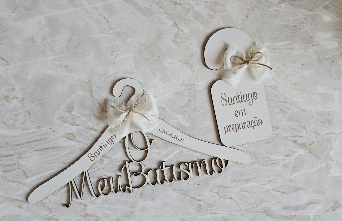 Kit cabide + placa porta "Santiago"