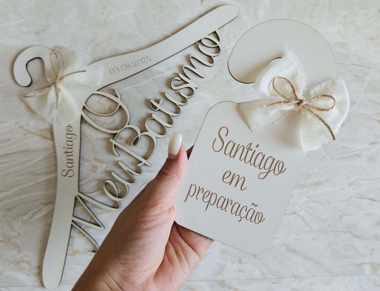 Kit cabide + placa porta "Santiago"