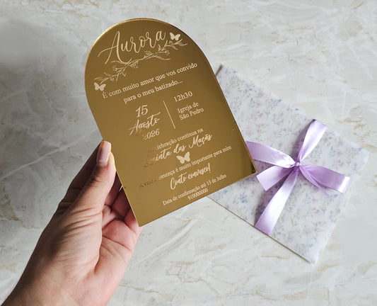 Convite acrílico dourado espelhado "Violeta"