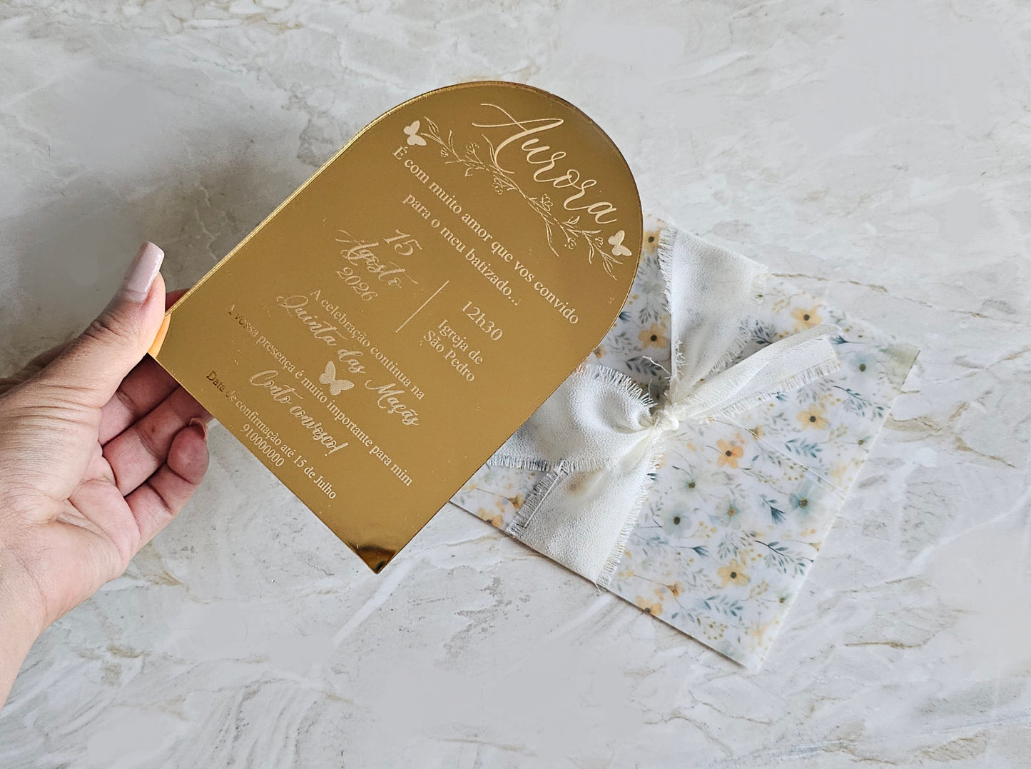Convite personalizado em acrílico dourado "amarelo e verde"