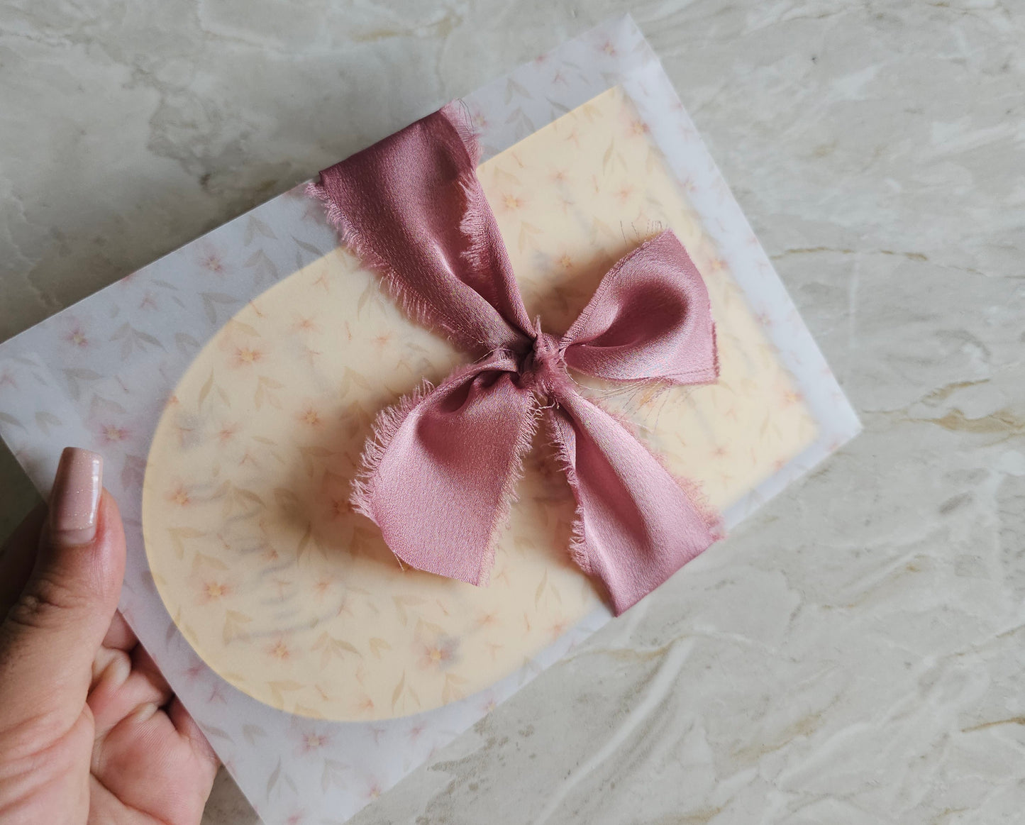Convite acrílico dourado espelhado "Rosa"