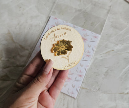 Íman personalizado c/aplicação em acrílico dourado espelhado "flor rosa"