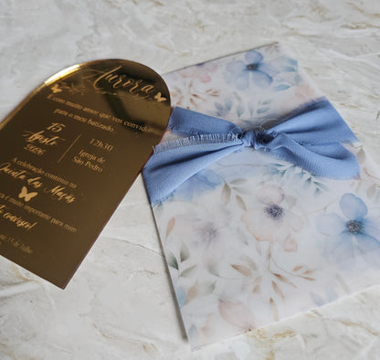Convite acrílico dourado espelhado "rosa e azul"