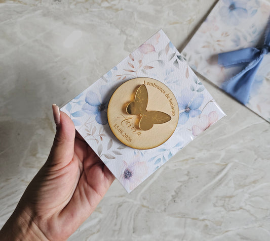 Íman personalizado c/ aplicação em acrílico dourado espelhado "Borboleta "