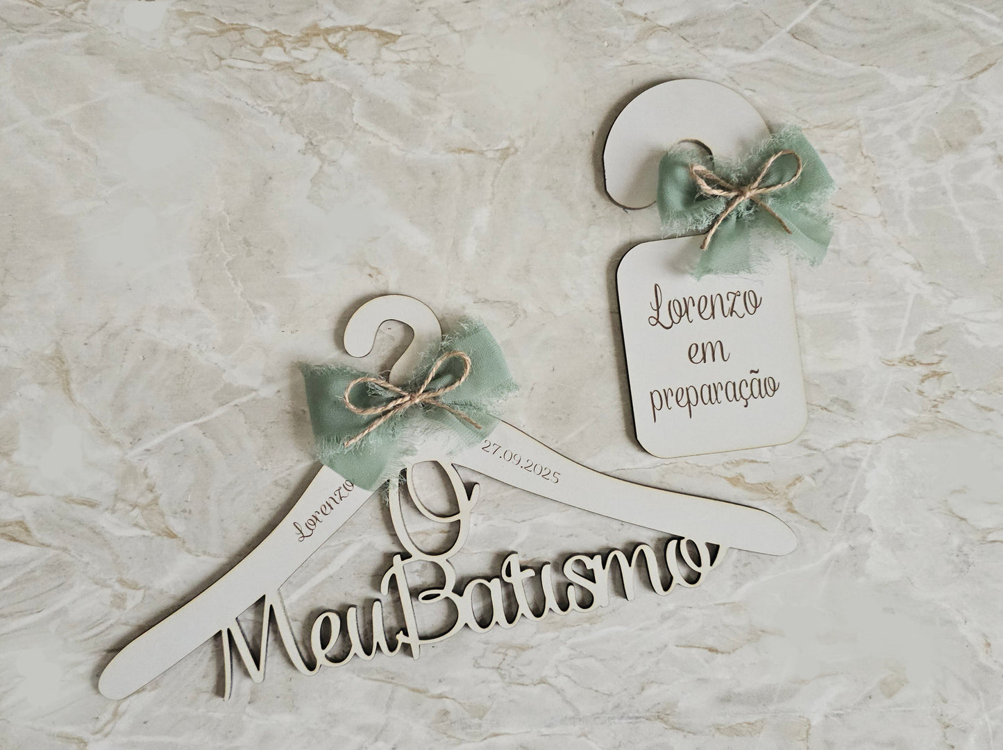 Kit cabide personalizado + placa de porta