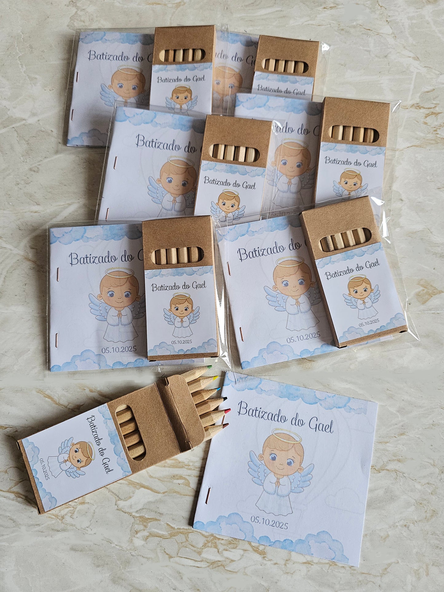 Caixa lápis com livro de desenhos para colorir