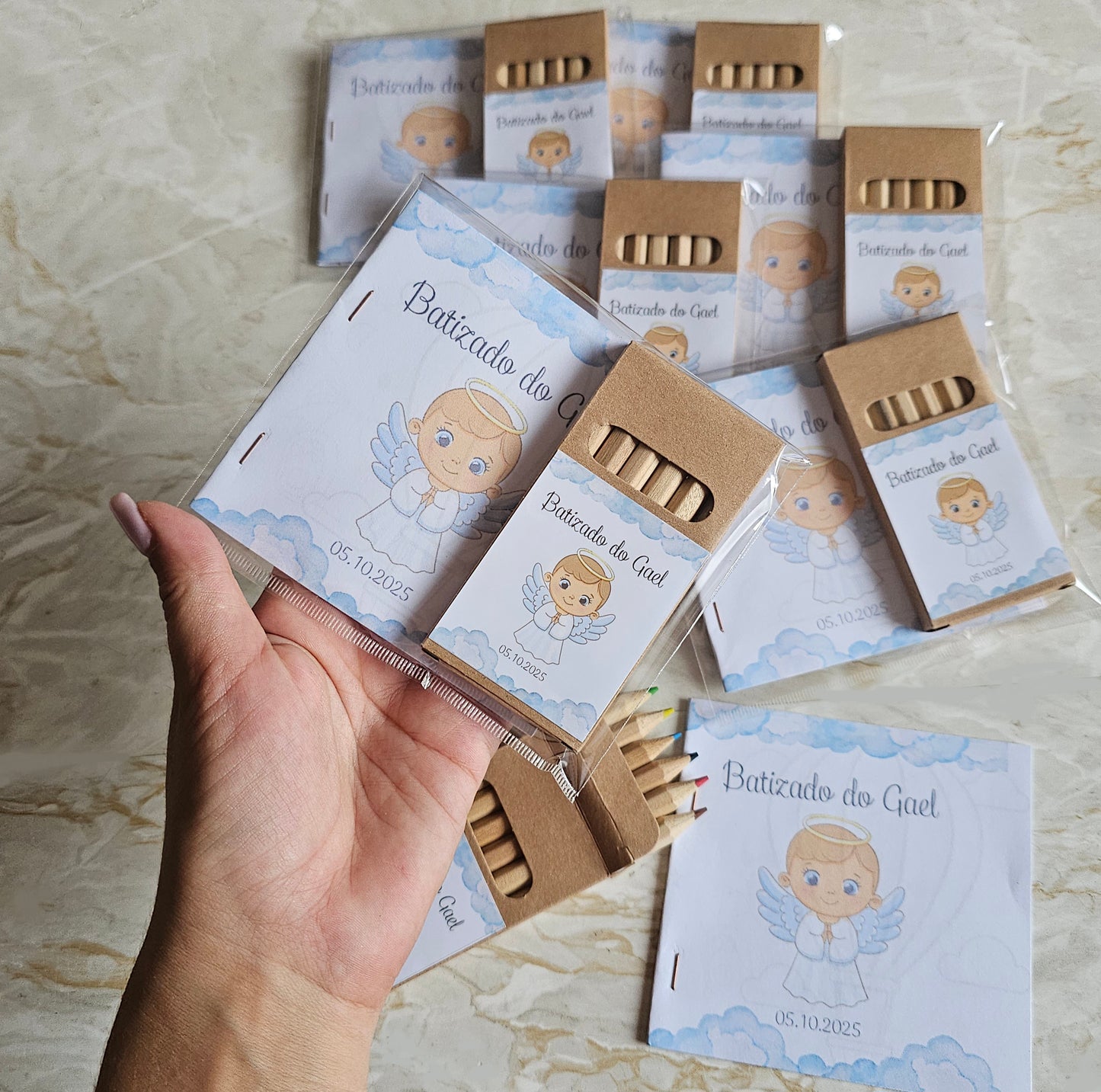 Caixa lápis com livro de desenhos para colorir