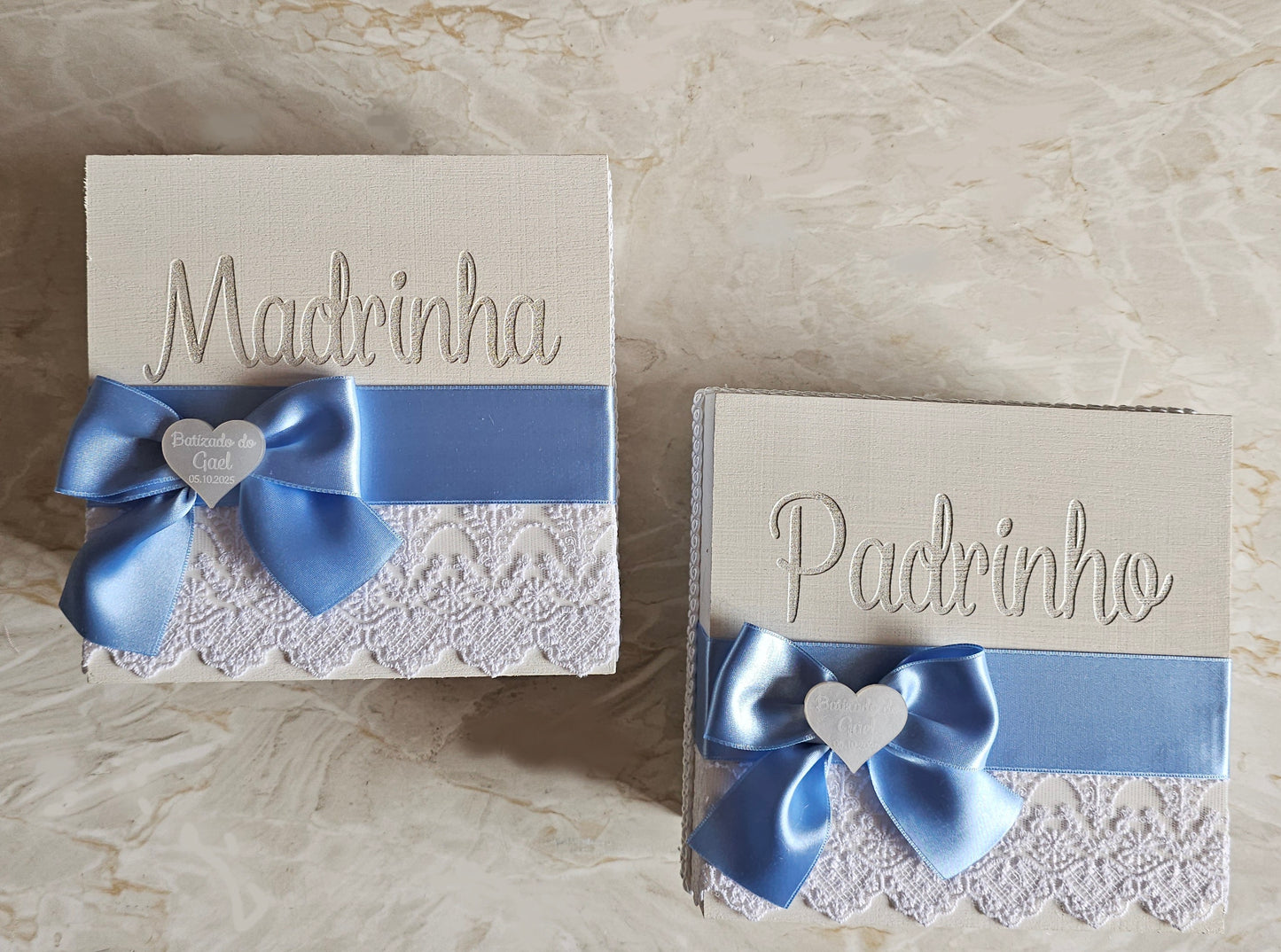 Caixas especiais Padrinhos c/aplicação ♡ em acrílico madrepérola branco