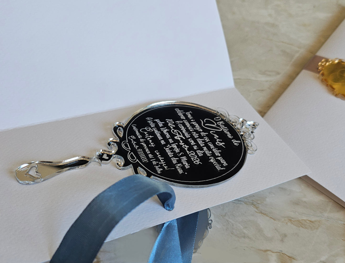 Convite em acrílico prateado "espelho mágico"