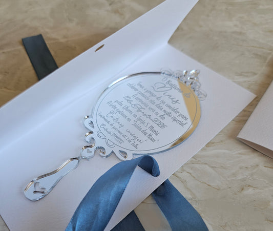 Convite em acrílico prateado "espelho mágico"